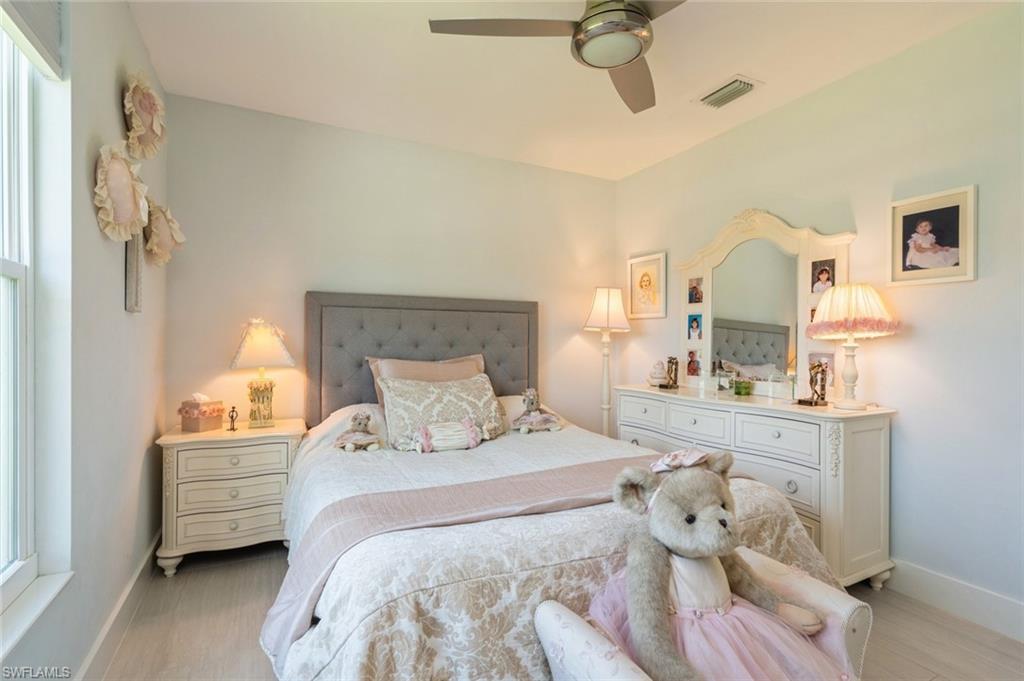 LEXINGTON AT LONE OAK - Residential