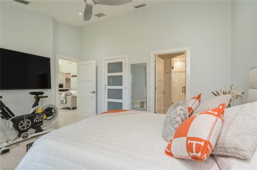 LEXINGTON AT LONE OAK - Residential