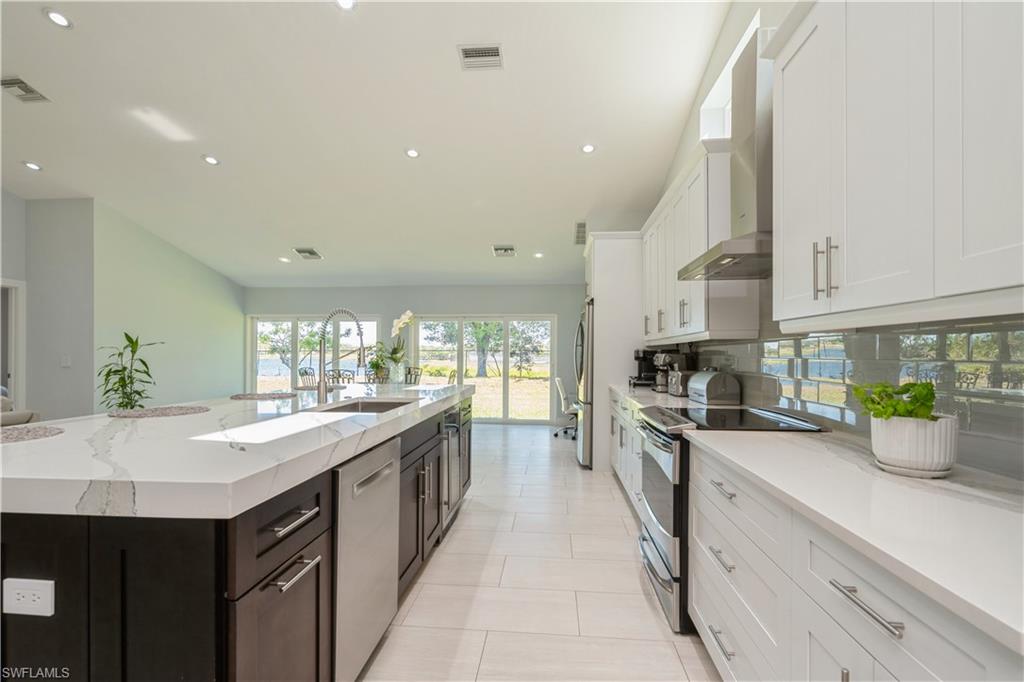 LEXINGTON AT LONE OAK - Residential