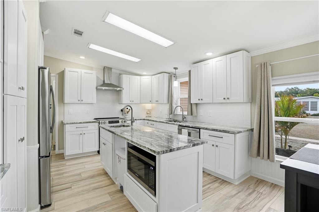 PINE LAKES COUNTRY CLUB - Residential