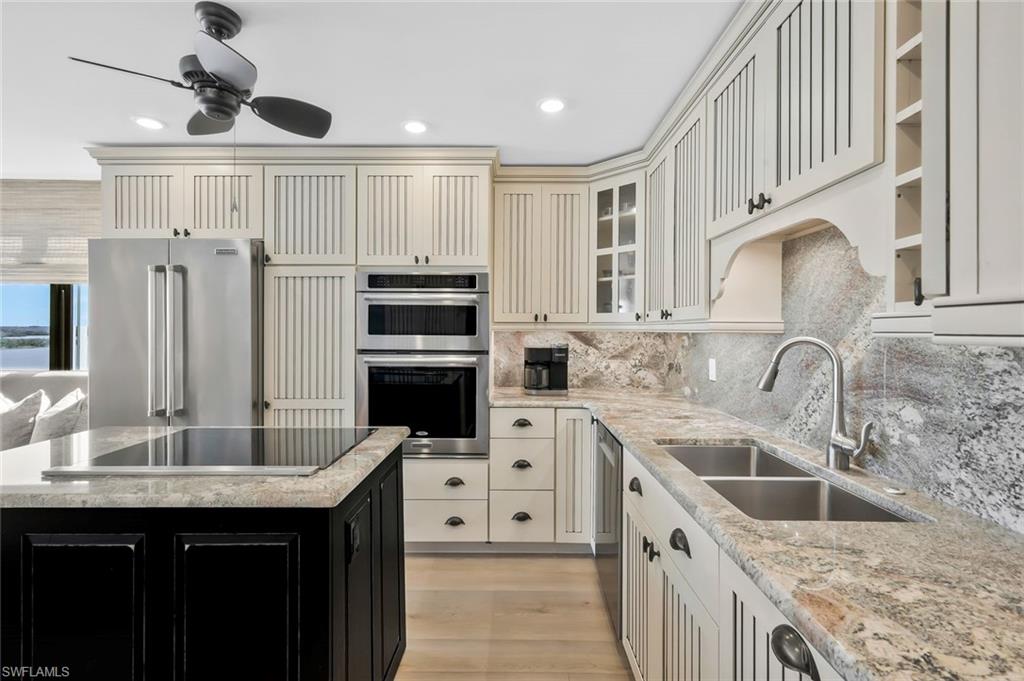 THE PALMS OF BAY BEACH - Residential