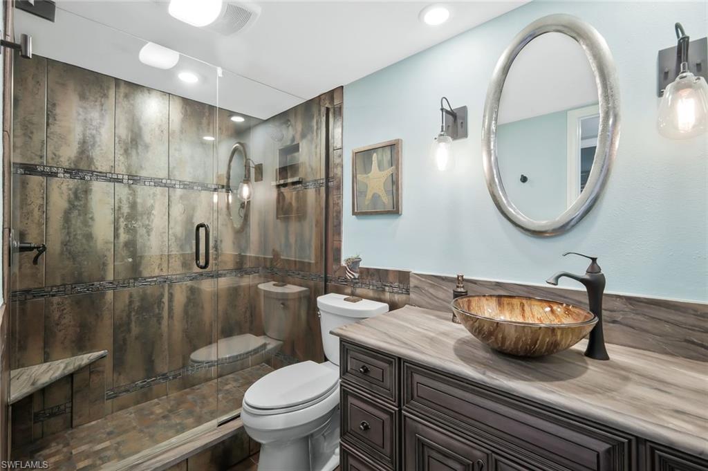 THE PALMS OF BAY BEACH - Residential