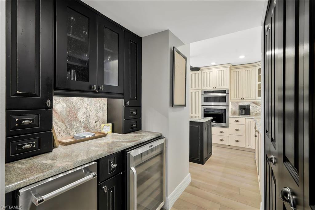 THE PALMS OF BAY BEACH - Residential