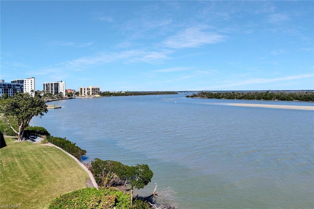 THE PALMS OF BAY BEACH - Residential