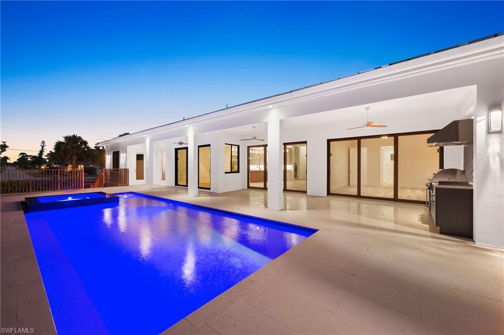 DOLPHIN COVE - Residential