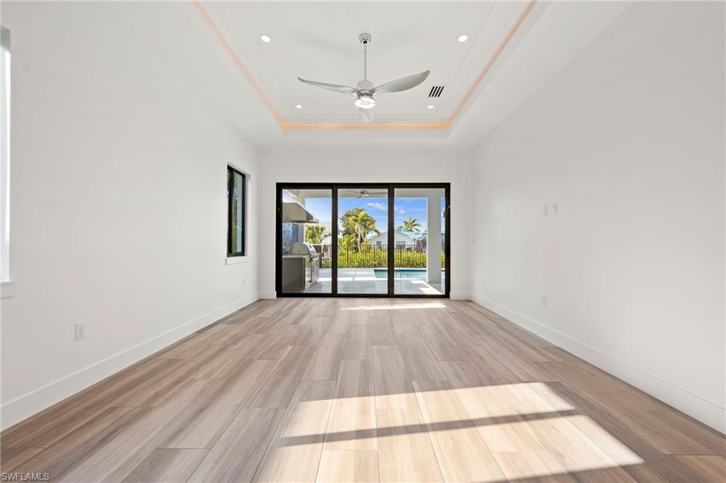 DOLPHIN COVE - Residential