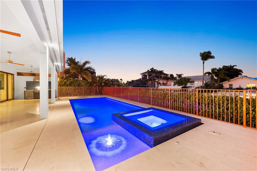 DOLPHIN COVE - Residential