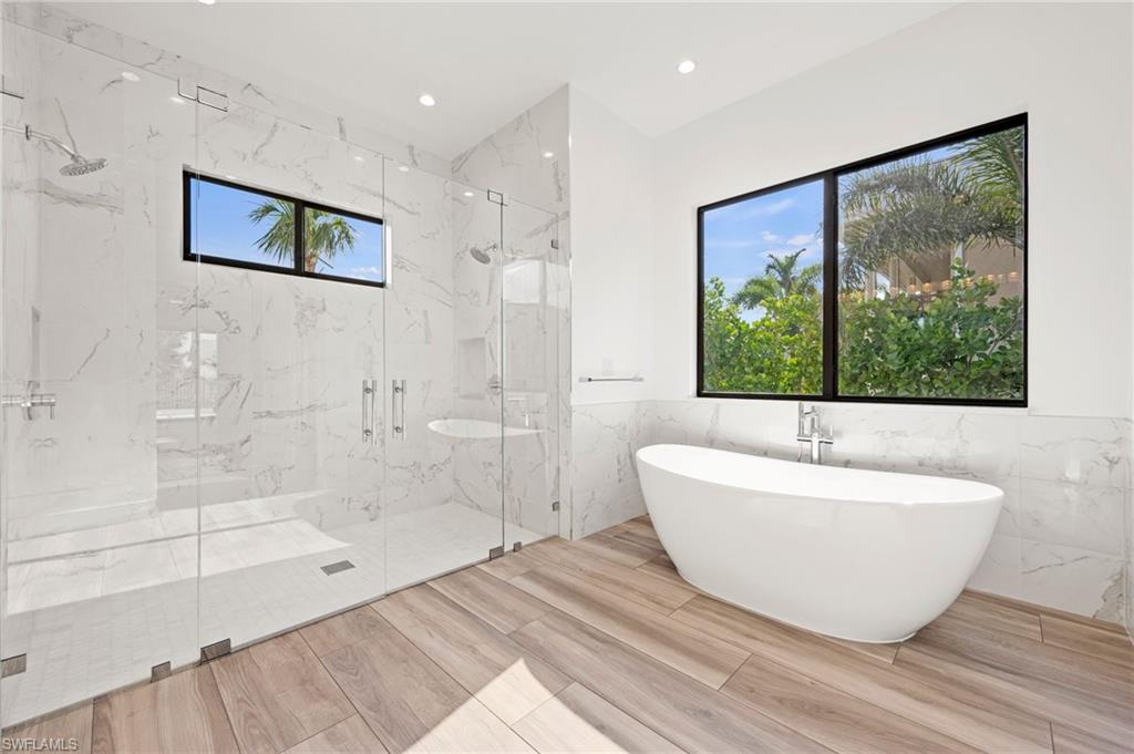 DOLPHIN COVE - Residential