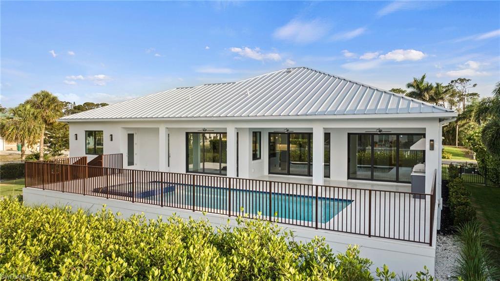 DOLPHIN COVE - Residential