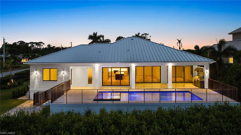 DOLPHIN COVE - Residential