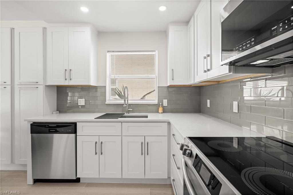 ROYAL BAY VILLAS - Residential