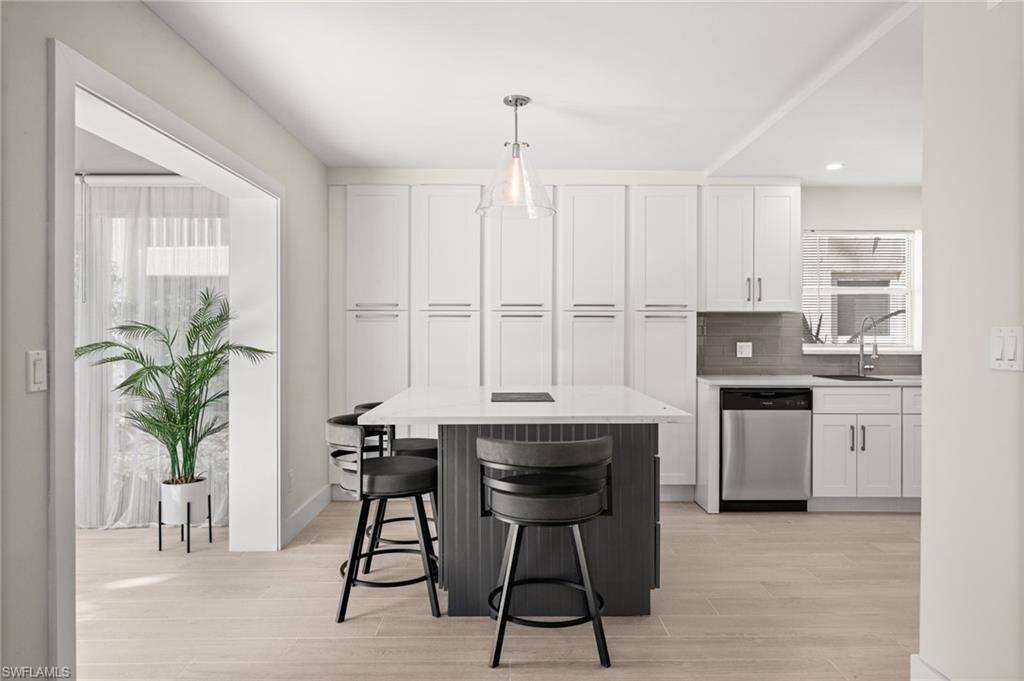 ROYAL BAY VILLAS - Residential