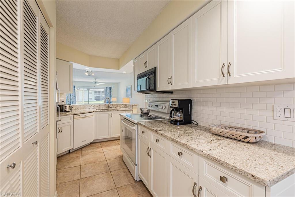 PIPERS POINTE - Residential