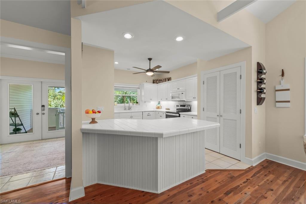 SANIBEL ESTATES - Residential