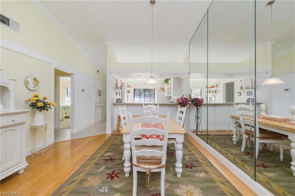 COACH HOUSE - Residential