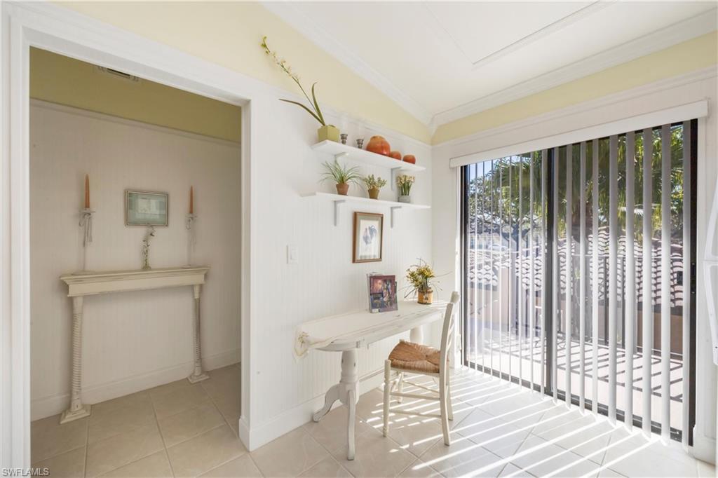 COACH HOUSE - Residential