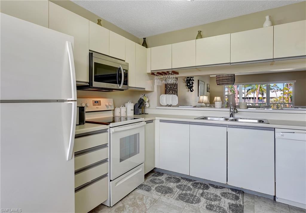 NAPLES SANDPIPER BAY CLUB - Residential Lease