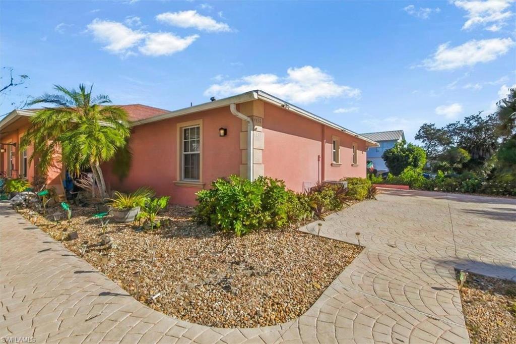 IMPERIAL SHORES - Residential