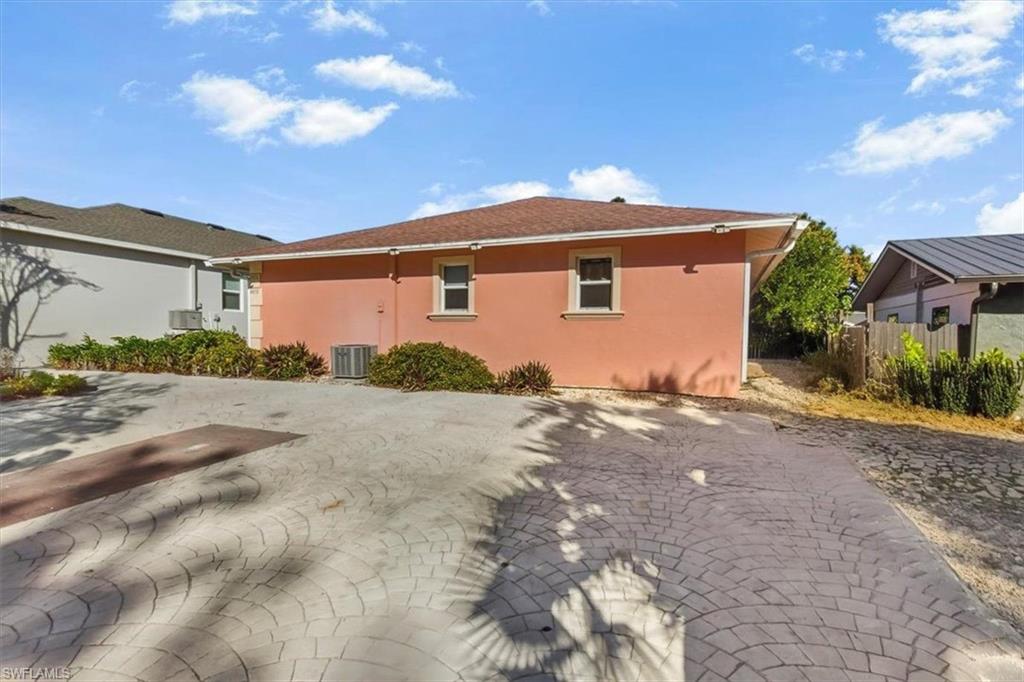 IMPERIAL SHORES - Residential