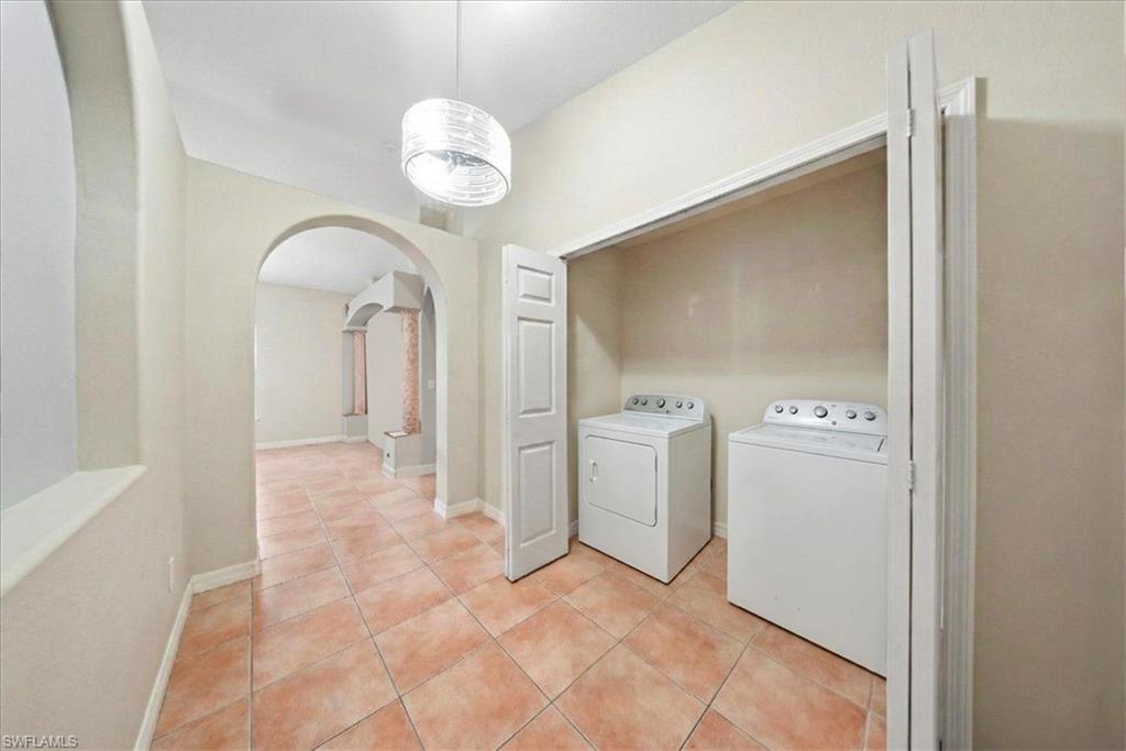 IMPERIAL SHORES - Residential