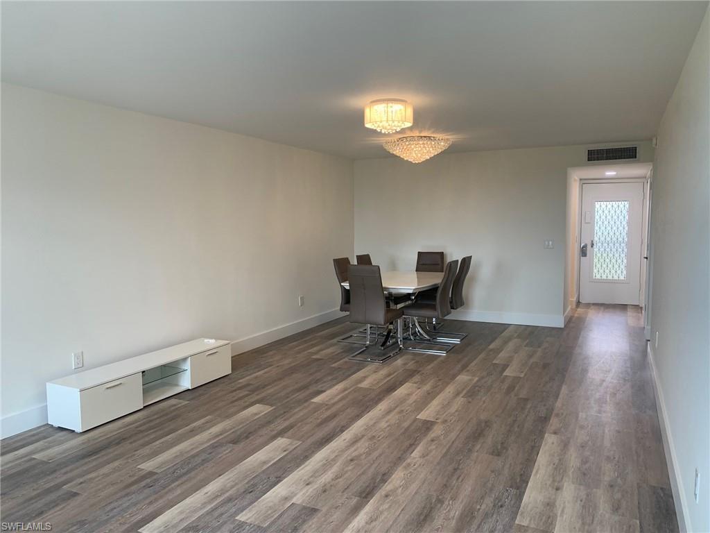 SEVEN LAKES - Residential