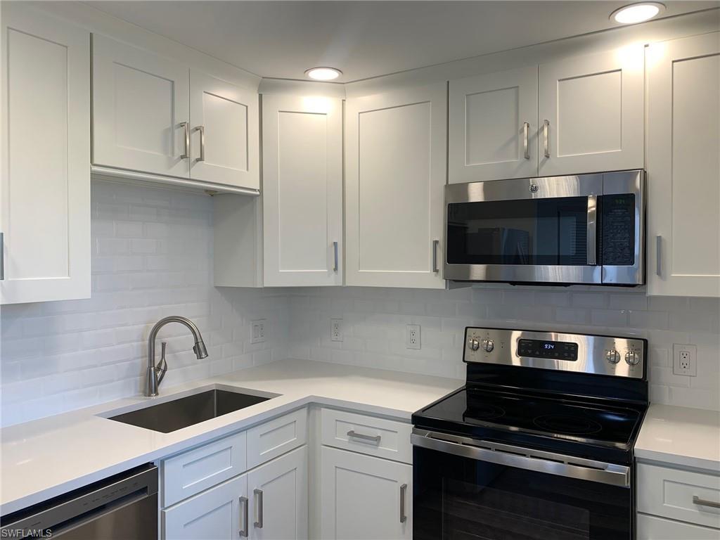 SEVEN LAKES - Residential