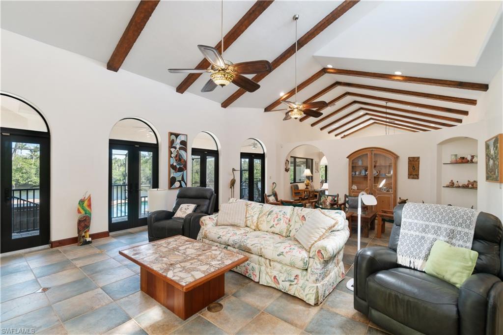 IMPERIAL SHORES - Residential