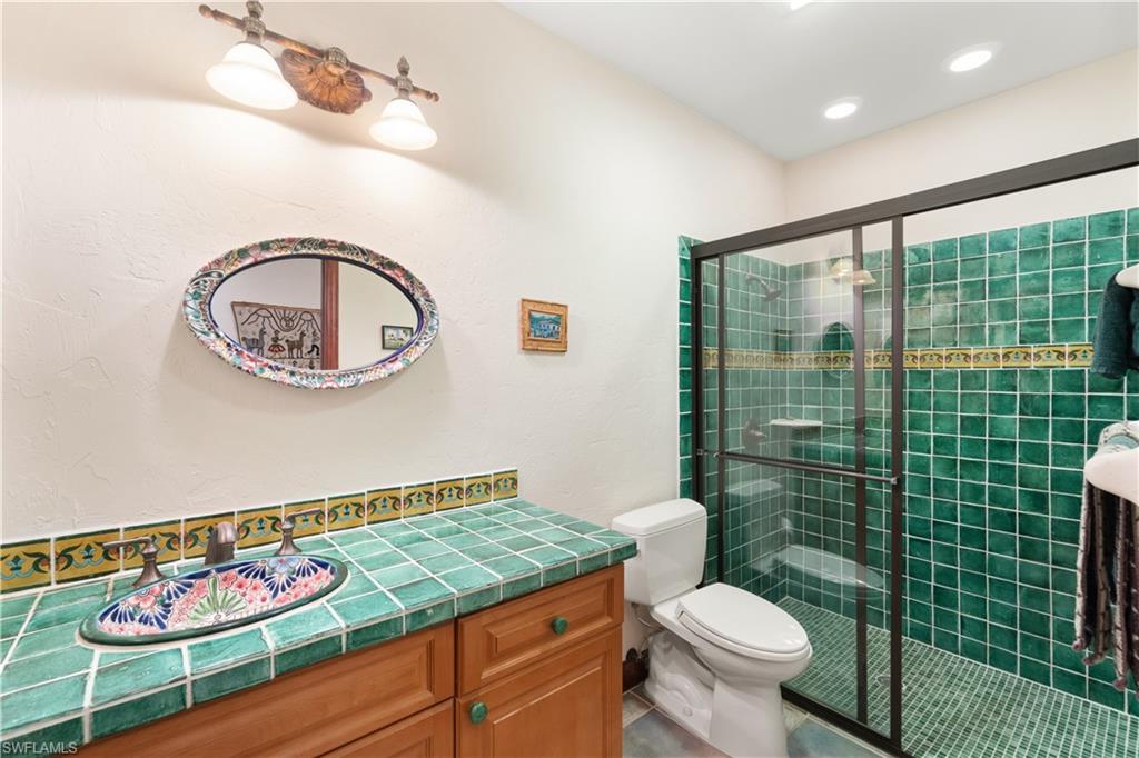 IMPERIAL SHORES - Residential