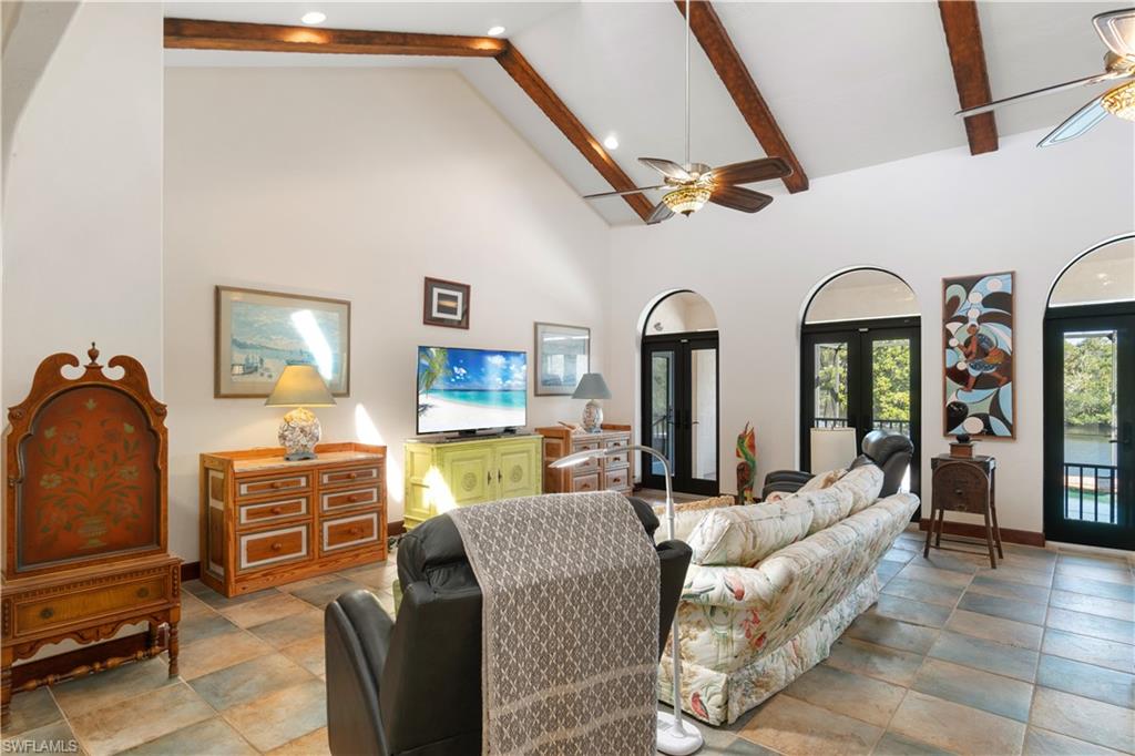 IMPERIAL SHORES - Residential