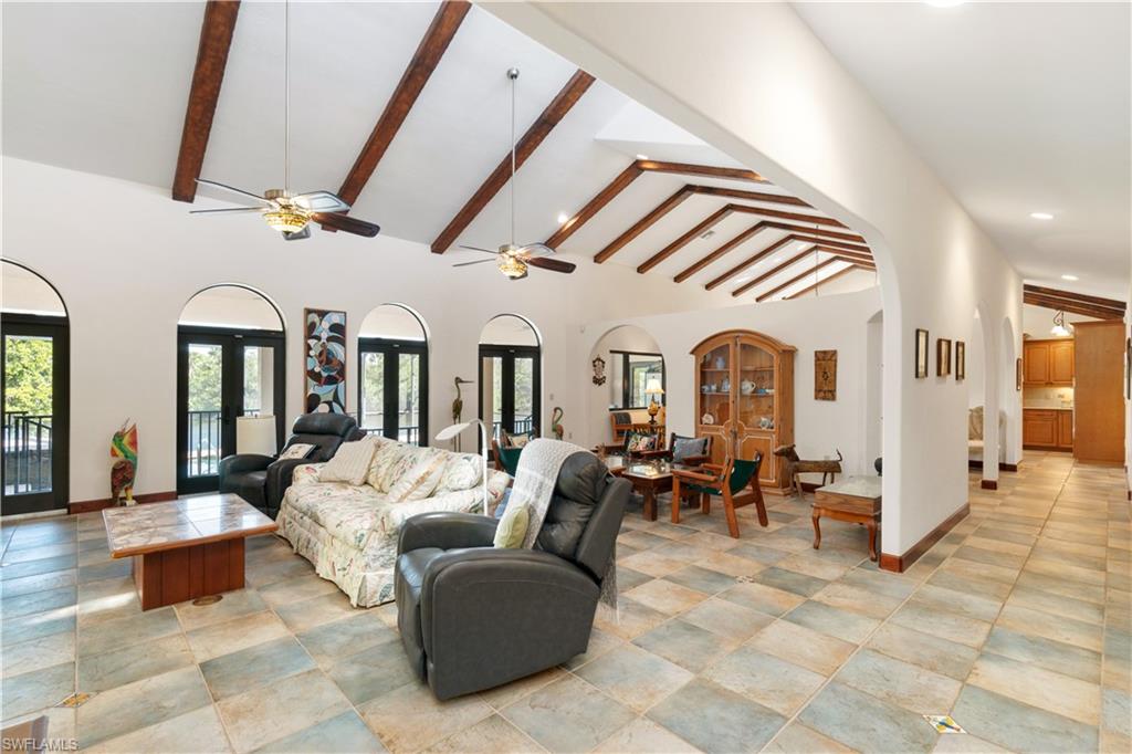 IMPERIAL SHORES - Residential