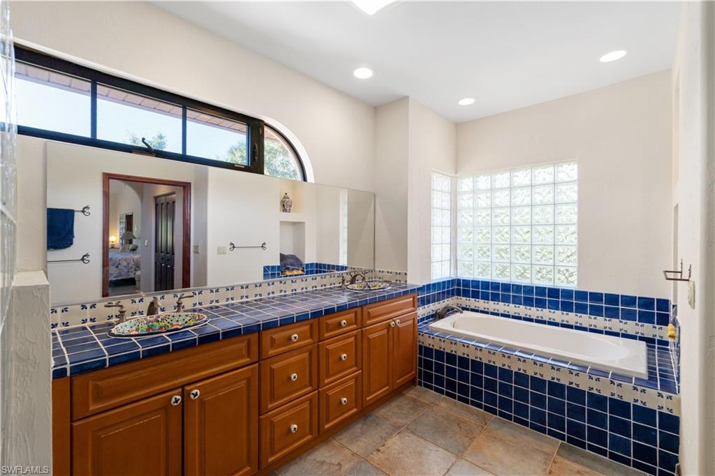 IMPERIAL SHORES - Residential