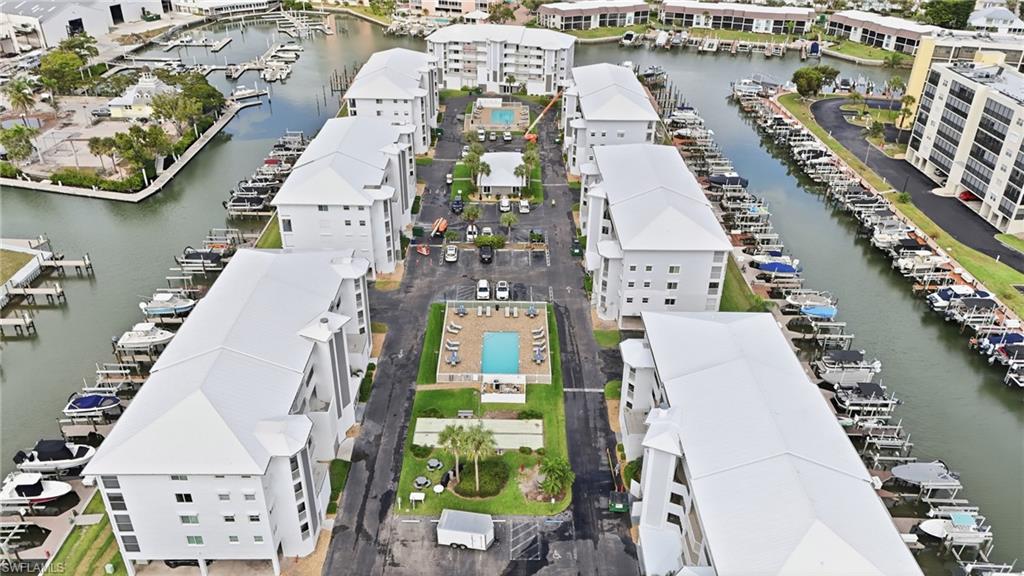 ROYAL PELICAN TOWNHOUSE - Residential