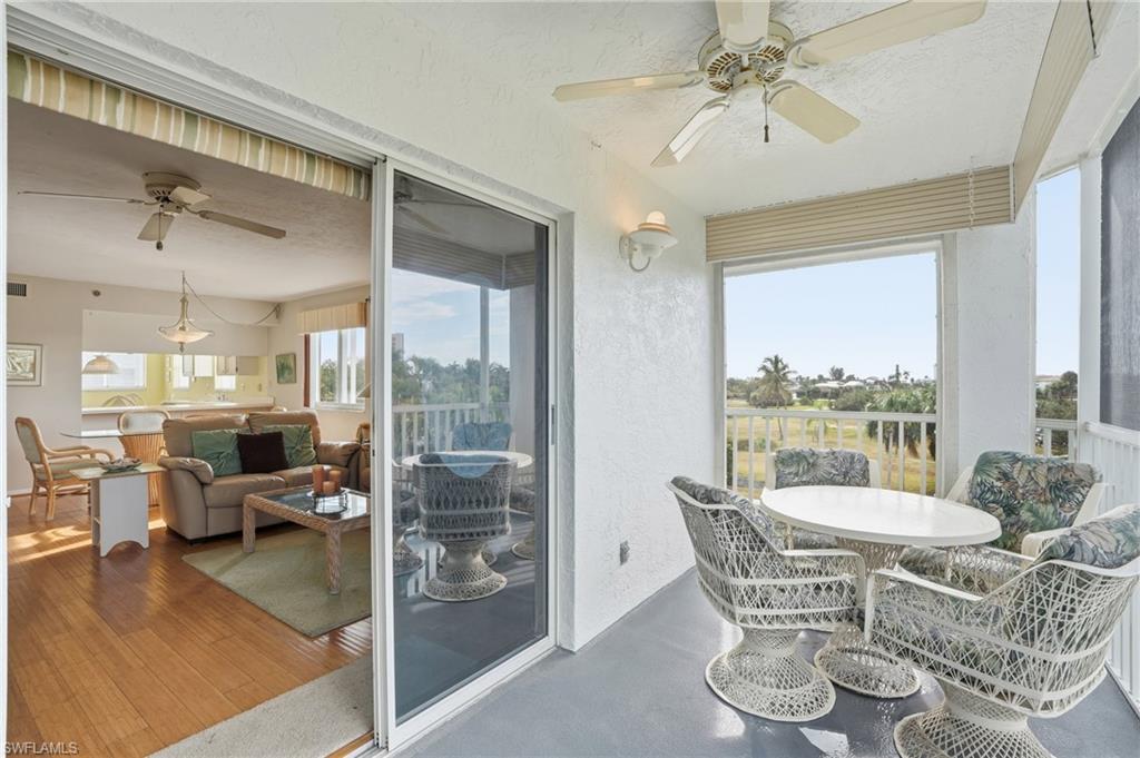 ROYAL PELICAN TOWNHOUSE - Residential