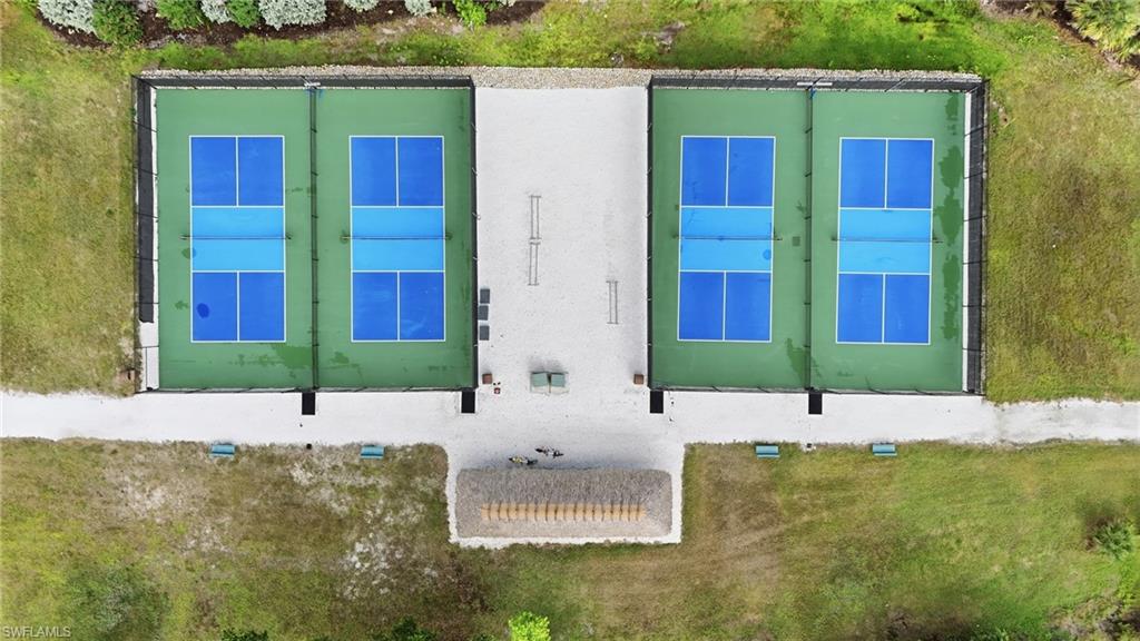 ROYAL PELICAN TOWNHOUSE - Residential