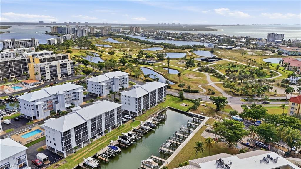 ROYAL PELICAN TOWNHOUSE - Residential