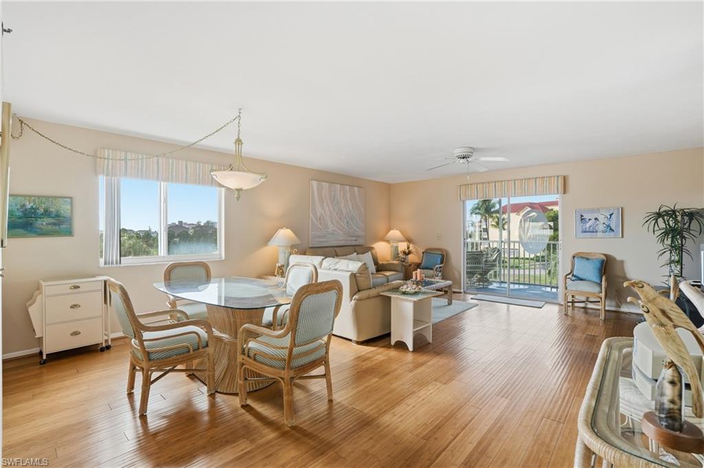 ROYAL PELICAN TOWNHOUSE - Residential