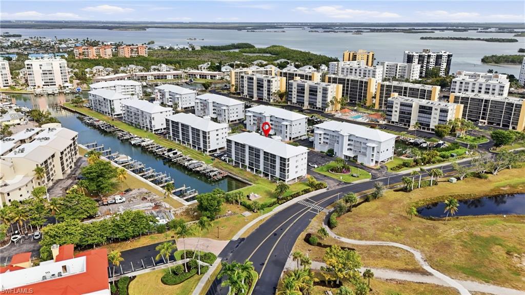 ROYAL PELICAN TOWNHOUSE - Residential