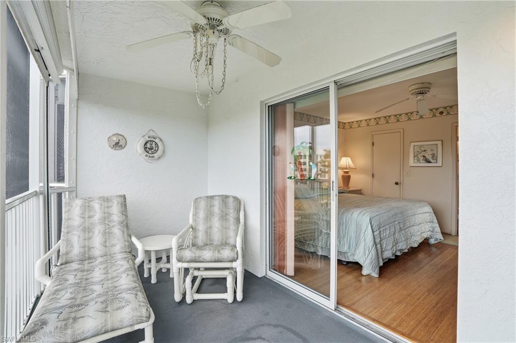 ROYAL PELICAN TOWNHOUSE - Residential