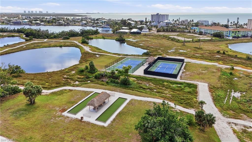 ROYAL PELICAN TOWNHOUSE - Residential