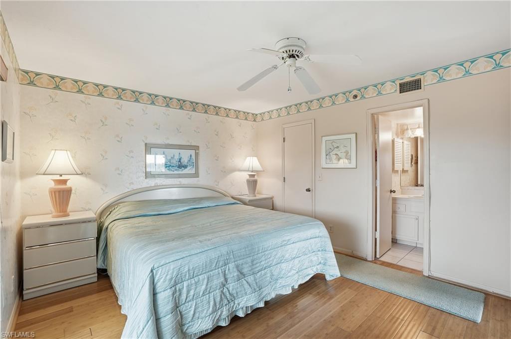 ROYAL PELICAN TOWNHOUSE - Residential