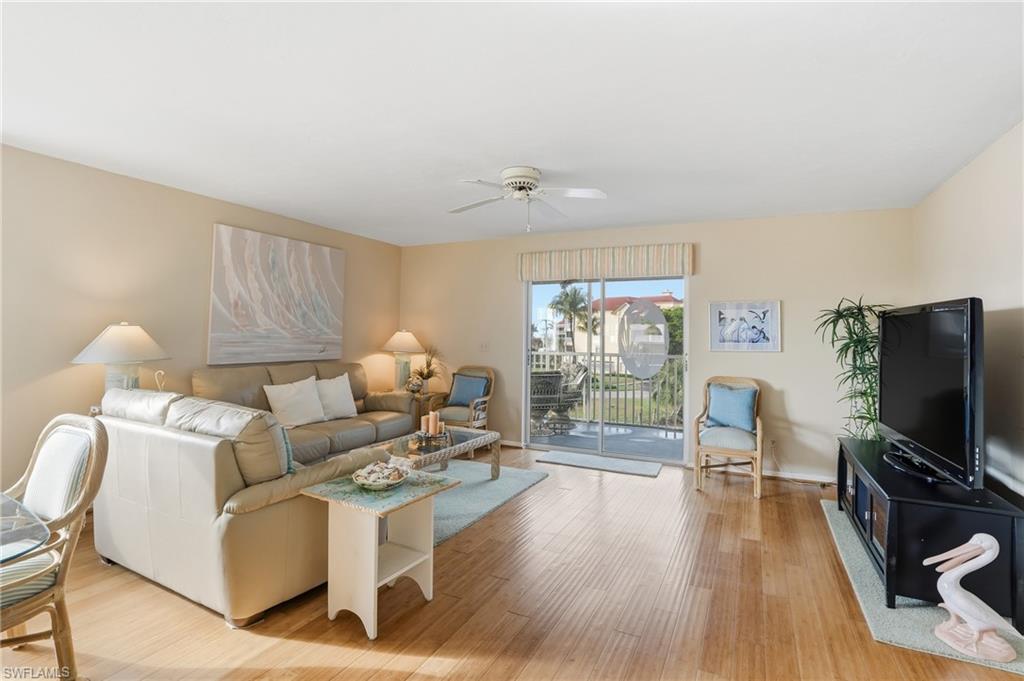 ROYAL PELICAN TOWNHOUSE - Residential