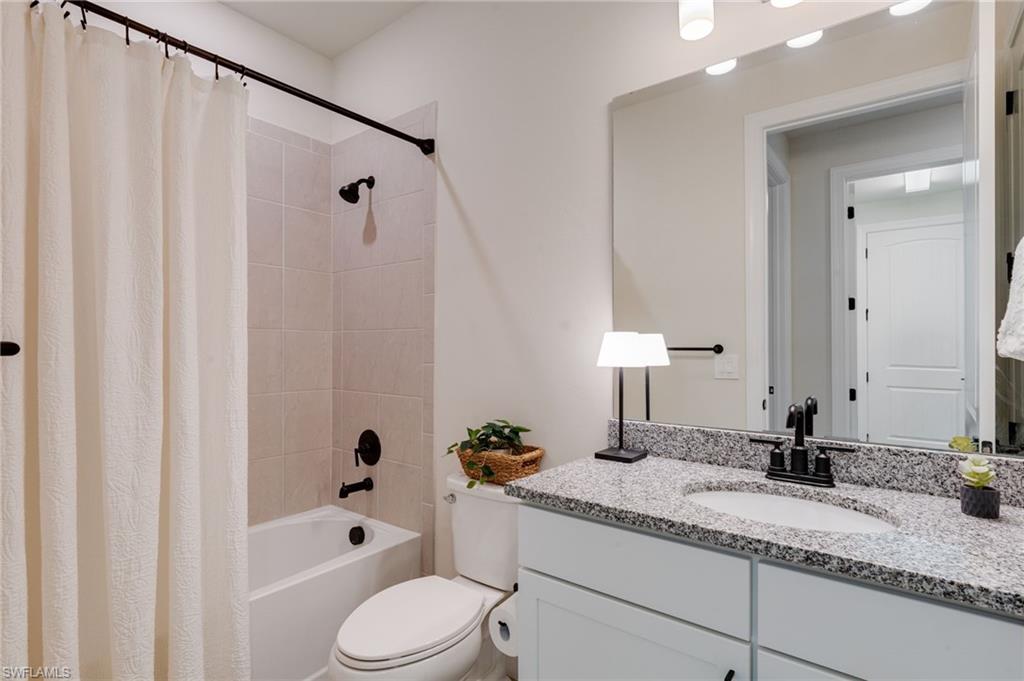 COUNTRY CLUB - Residential