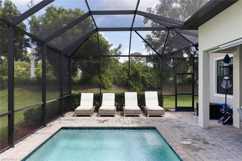 COUNTRY CLUB - Residential