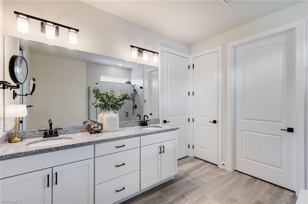 COUNTRY CLUB - Residential