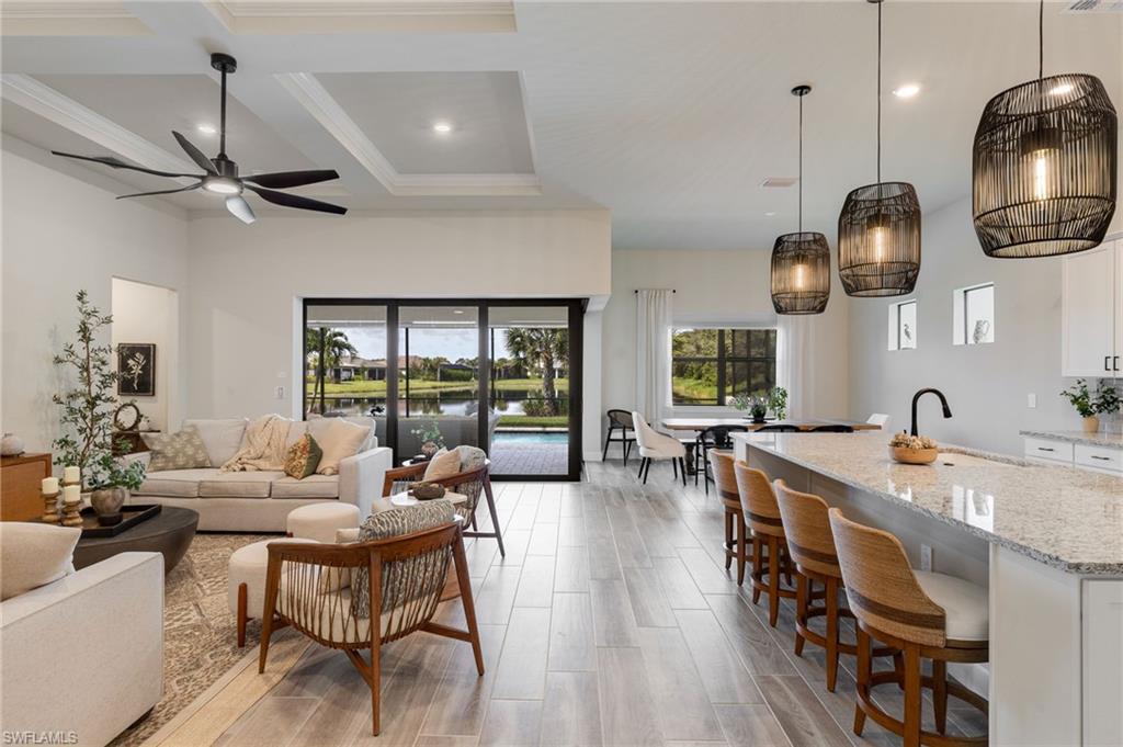 COUNTRY CLUB - Residential