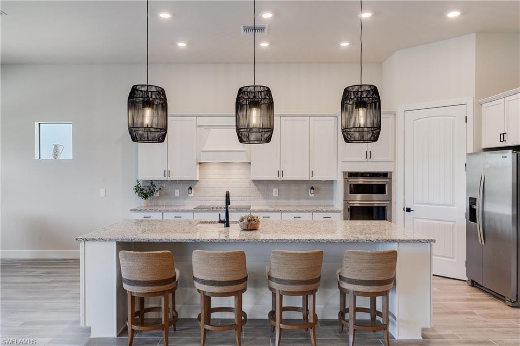 COUNTRY CLUB - Residential