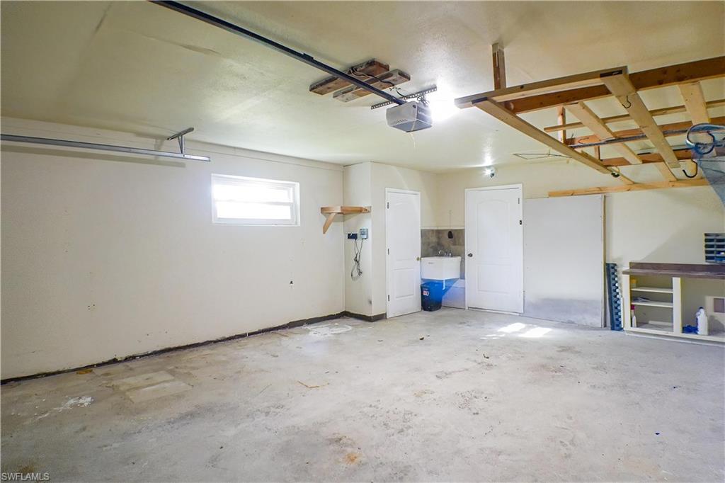 YACHT CLUB COLONY - Residential Lease