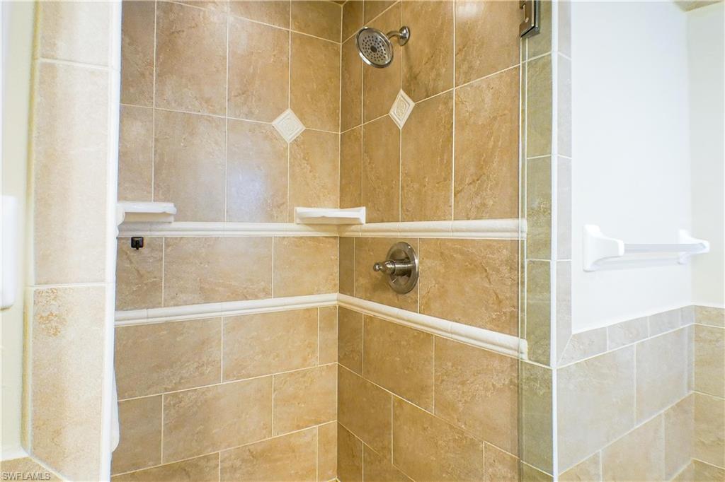 YACHT CLUB COLONY - Residential Lease