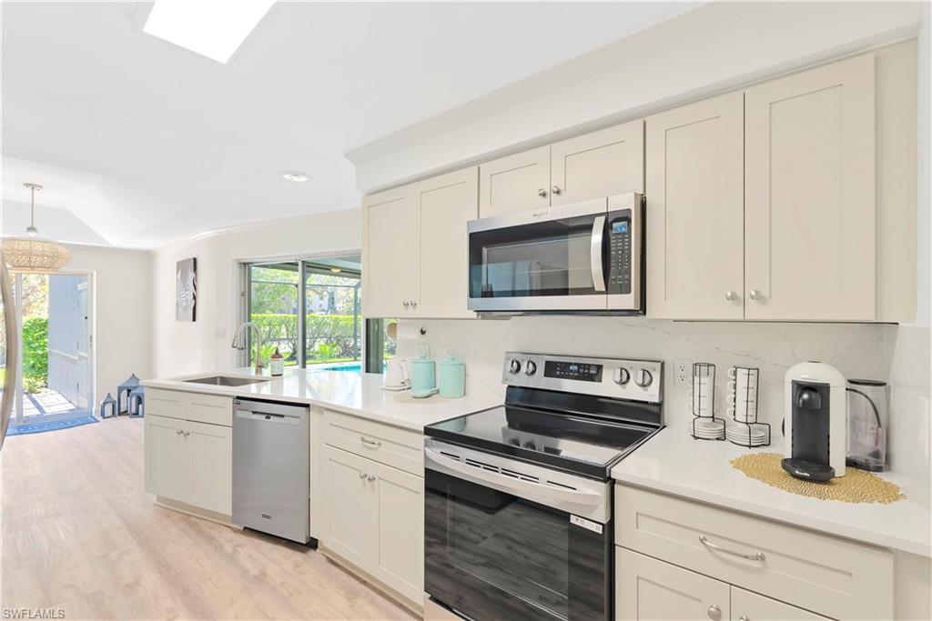 AQUALANE SHORES - Residential Lease