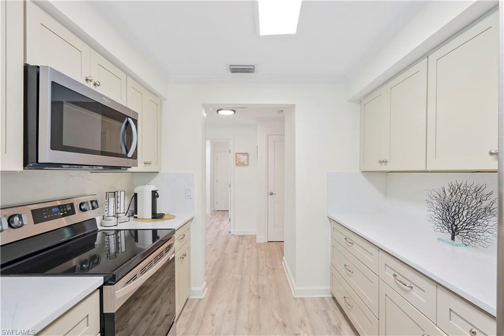 AQUALANE SHORES - Residential Lease